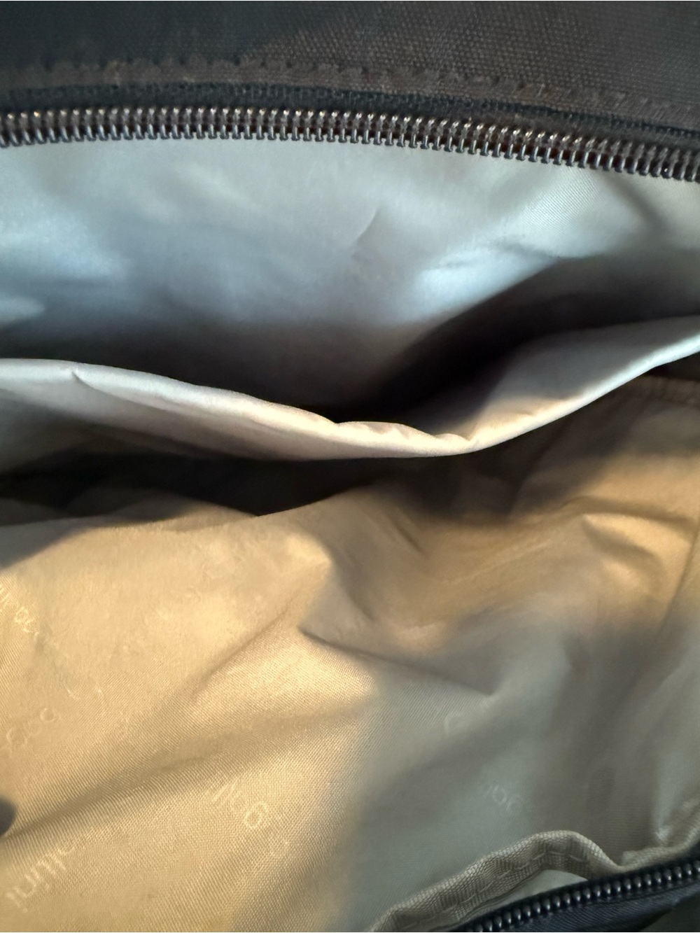 Baggallini Barcelona Laptop Backpack, Great Condition - Picture 11 of 16